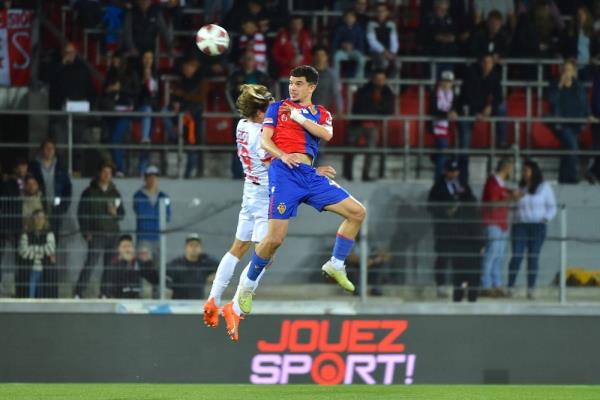 Burnley sign Swiss striker Amdouni from basel